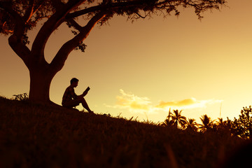 10种长发发型简单扎法